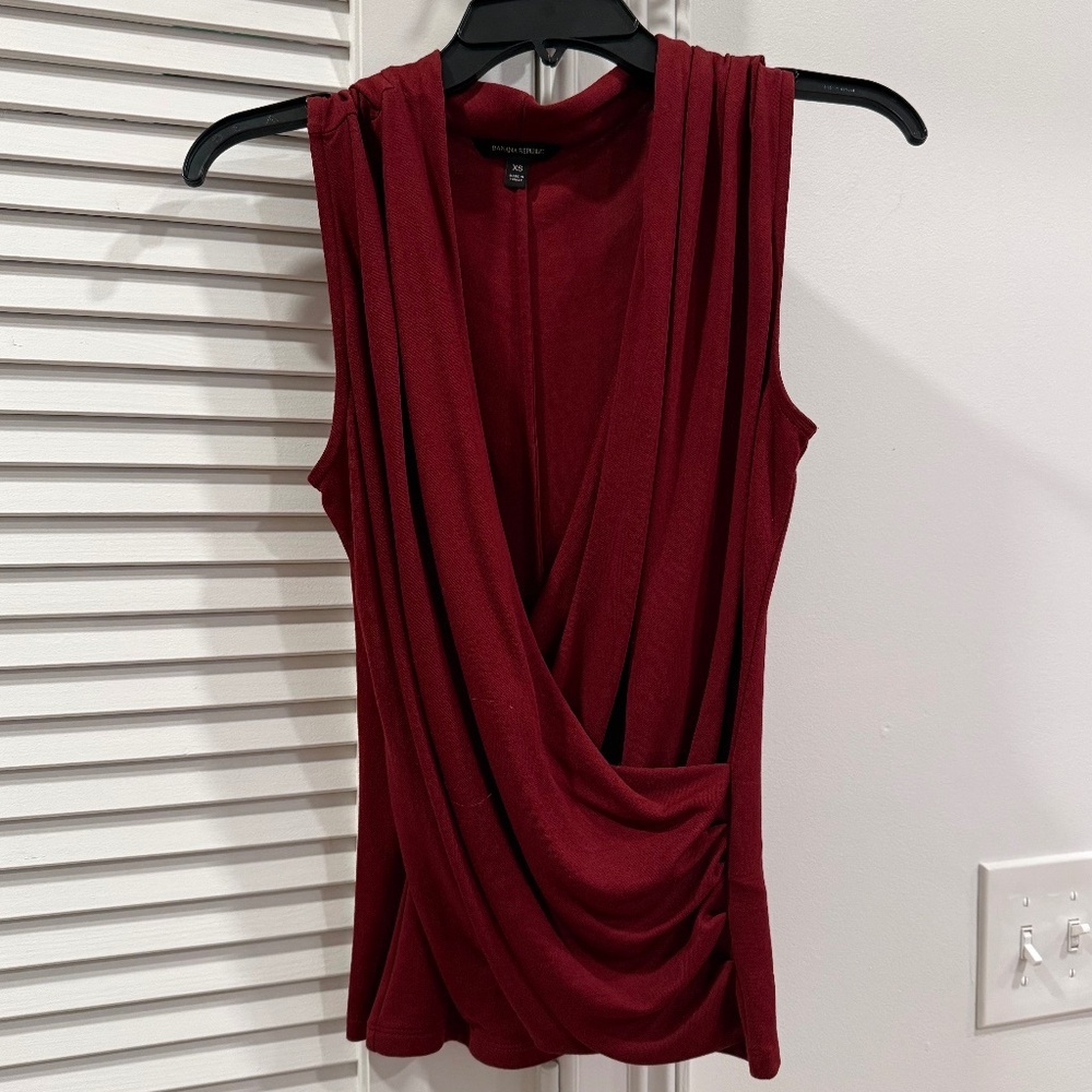 Banana Republic top, v neck, red size XS - Picture 2 of 7